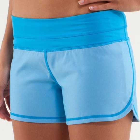 lululemon athletica Pants - Lululemon Athletica Groovy Run Shorts Beach Blanket Blue Size 10